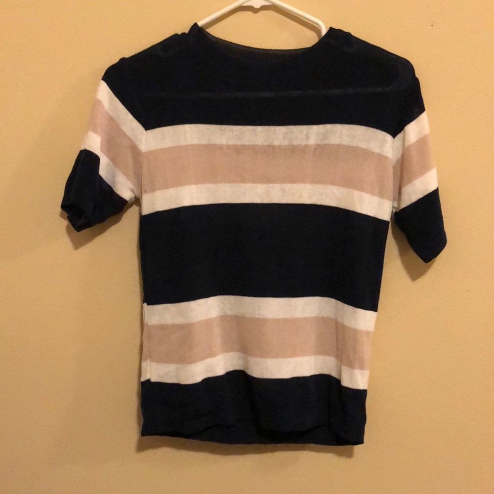 Thin short sleeve sweater